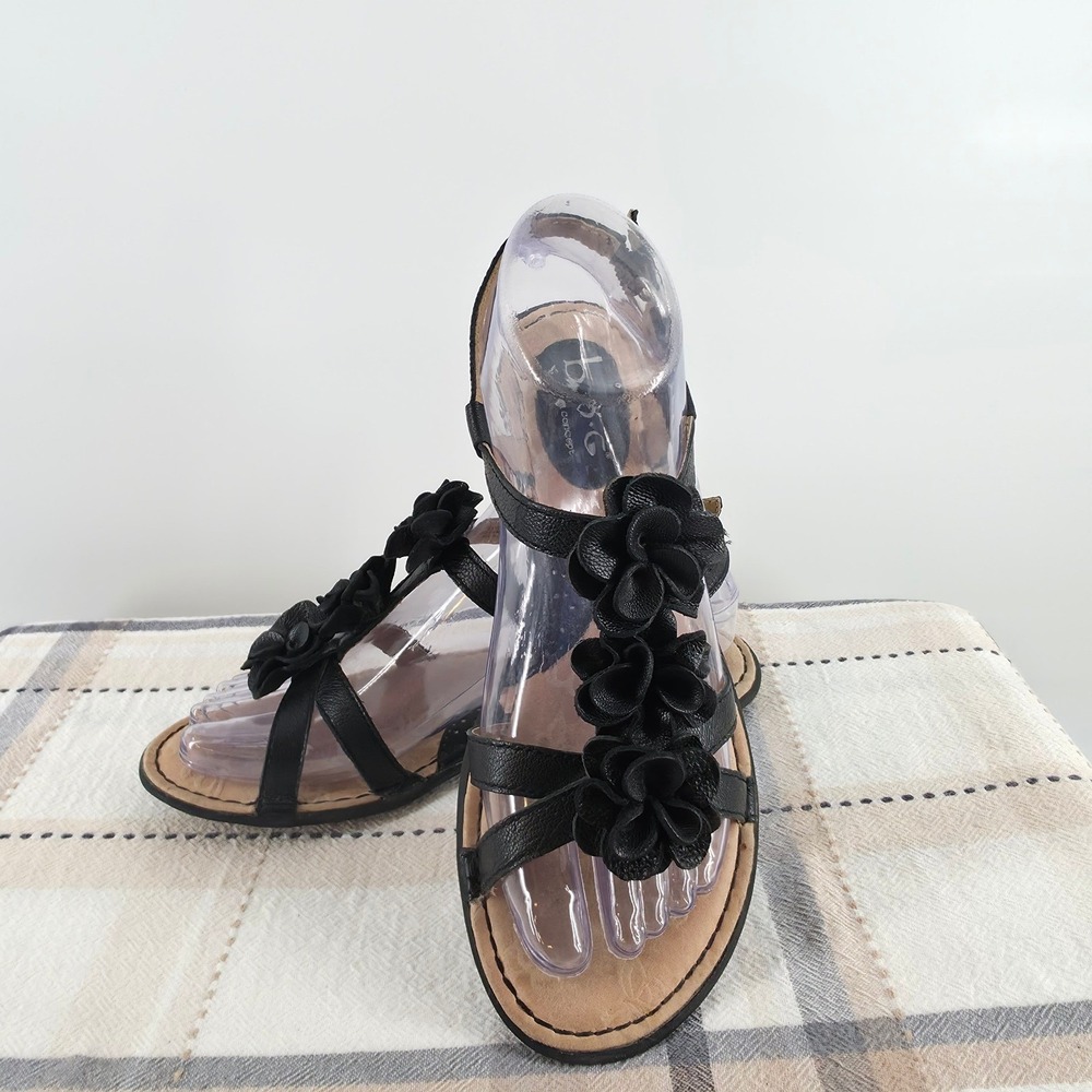 B.O.C. Born Concept Women's Size 6 Black Leather Flower T-Strap Flat Sandals